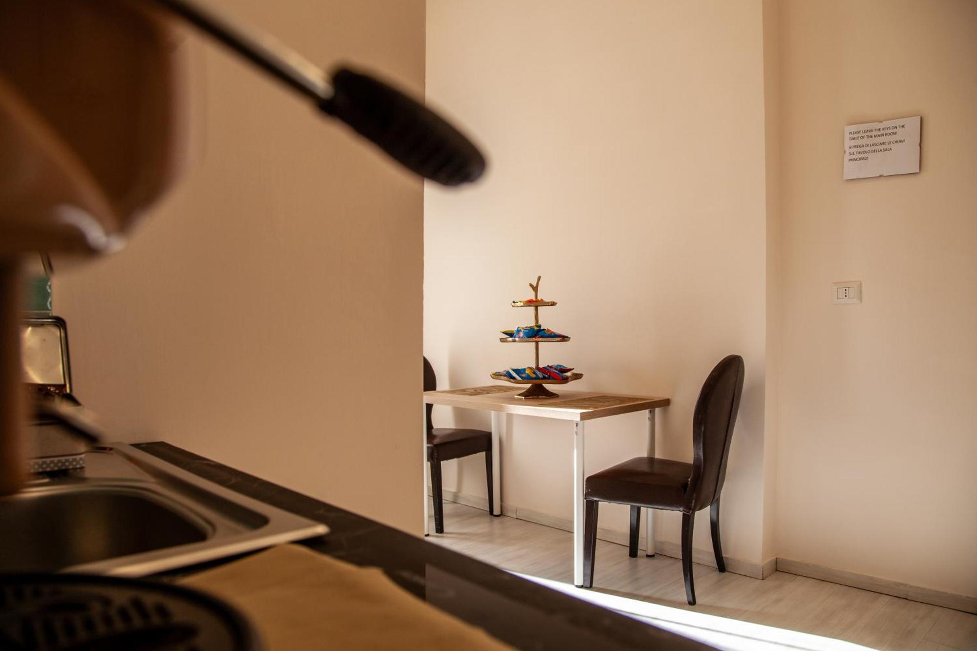 Airport Luxury Rooms Napoli Exterior foto