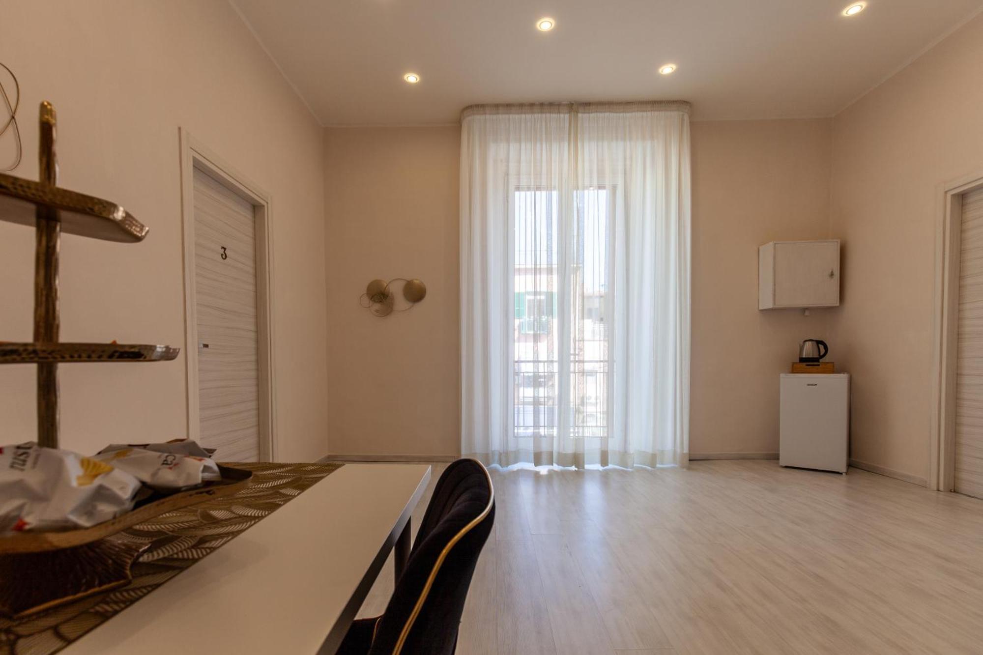 Airport Luxury Rooms Napoli Exterior foto
