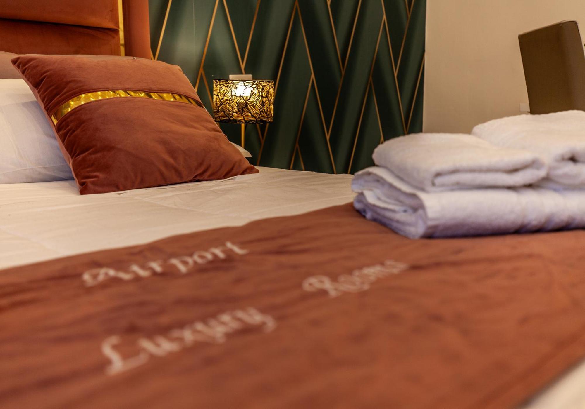 Airport Luxury Rooms Napoli Exterior foto