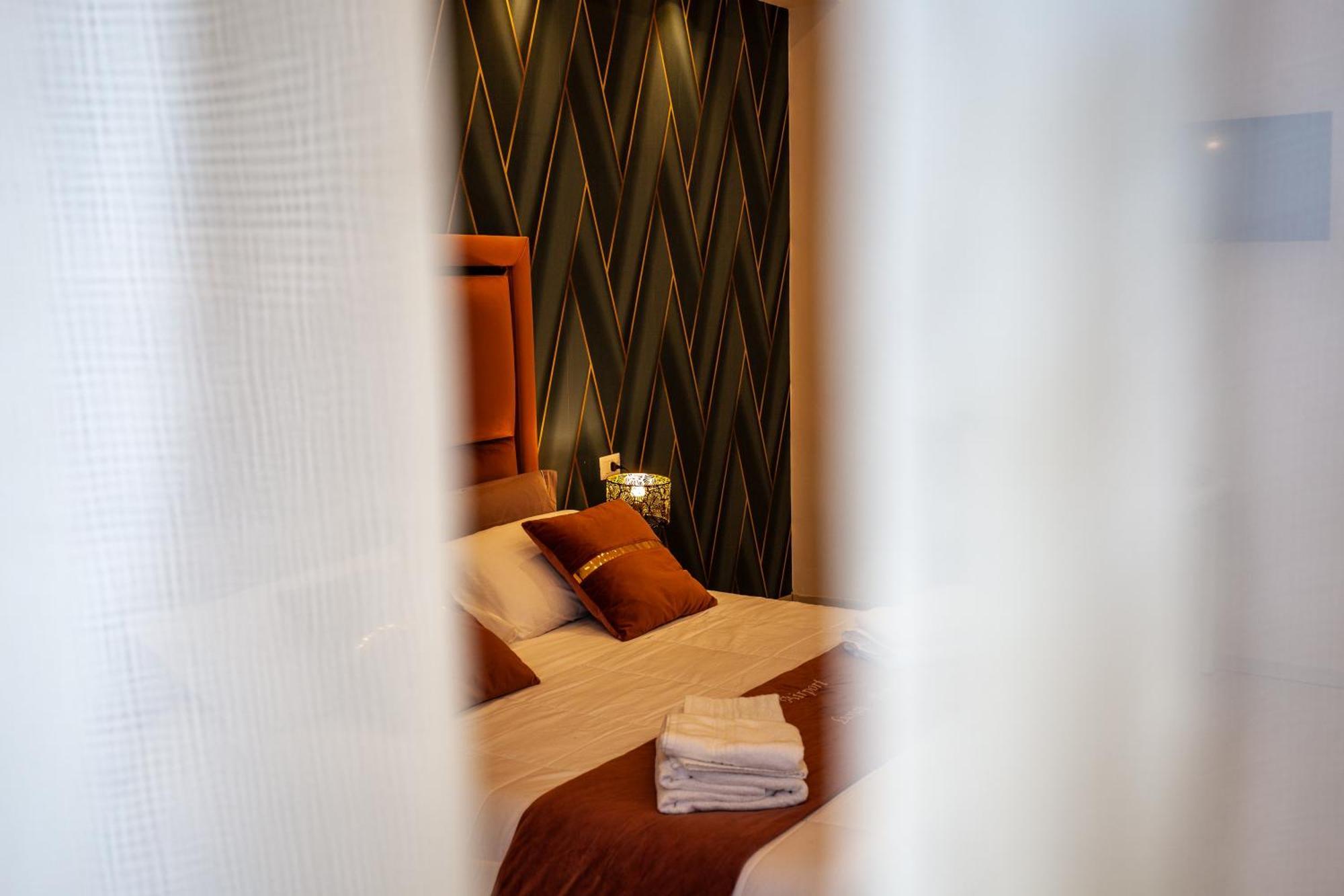 Airport Luxury Rooms Napoli Exterior foto